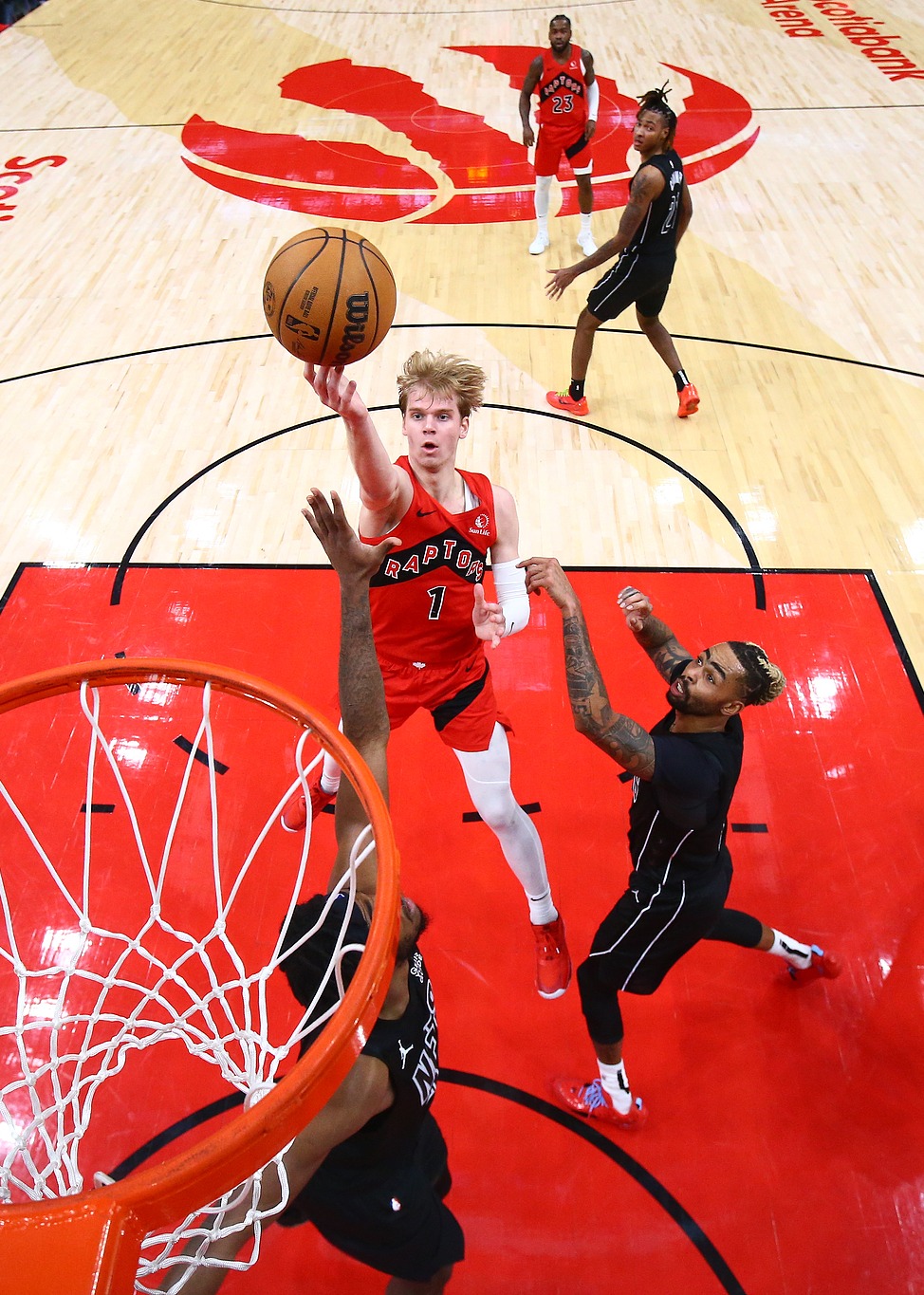 关于篮坛焦点大战，猛龙不敌活塞惨遭逆转的信息