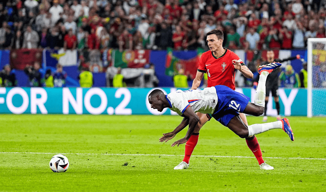 西班牙国家队连续击败对手晋级欧洲锦标赛半决赛