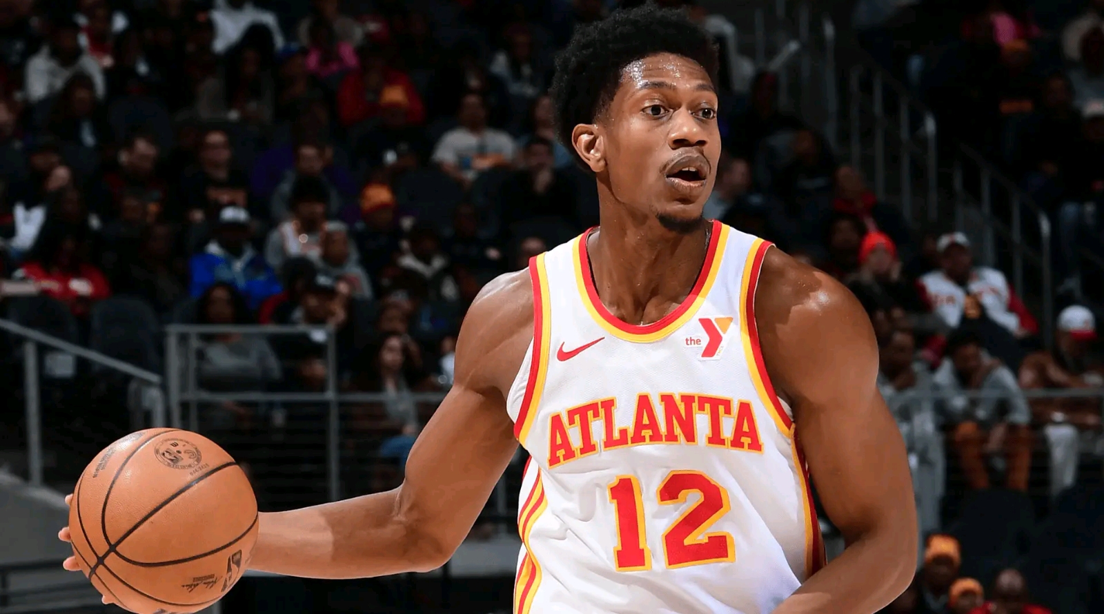 关于詹姆斯险胜冲击季后赛，老鹰关键表现点燃全场！的信息