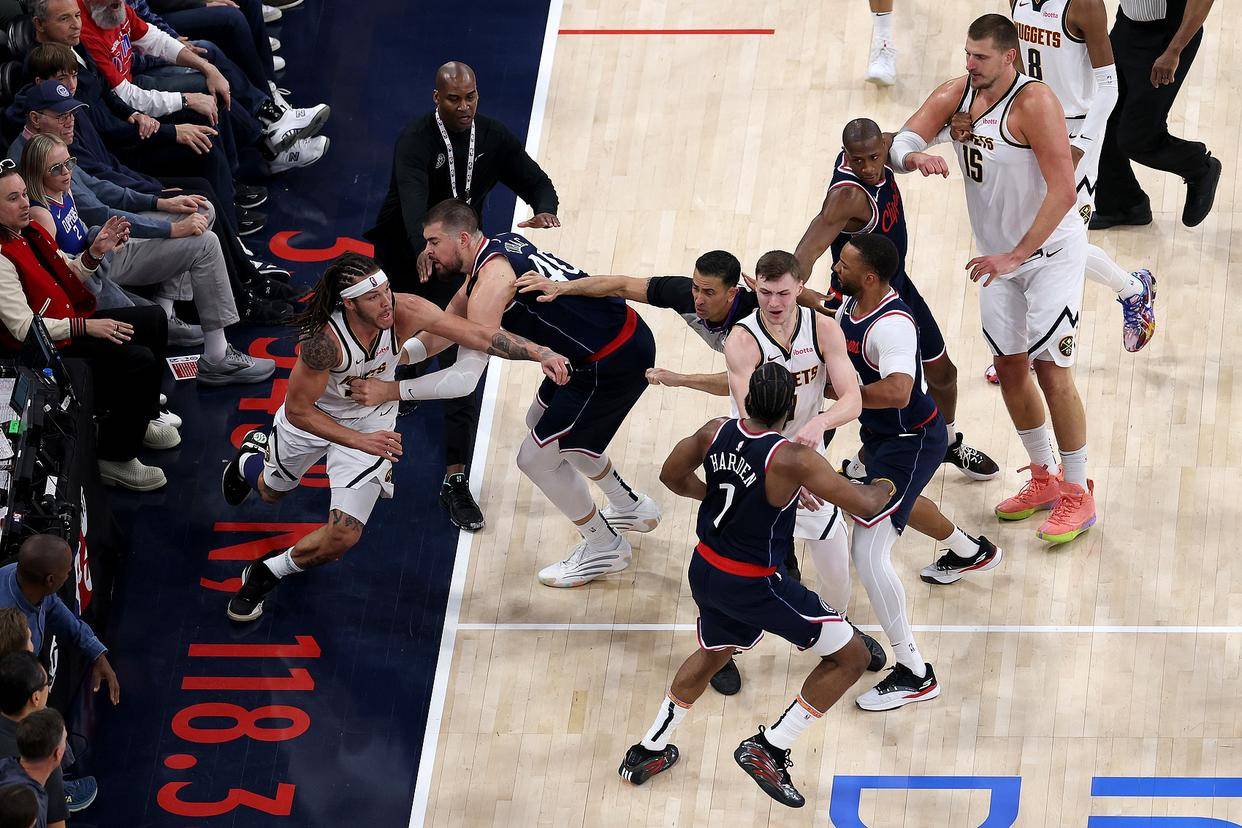 掘金险胜步行者，波尔津吉斯关键表现点燃全场！