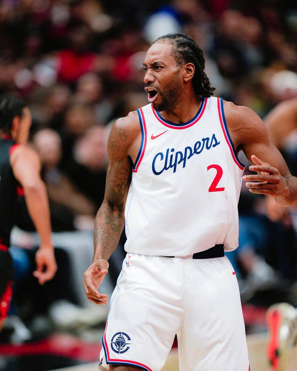 西蒙斯狂砍勇士分，连续三场30+迎来新赛季高光！的简单介绍